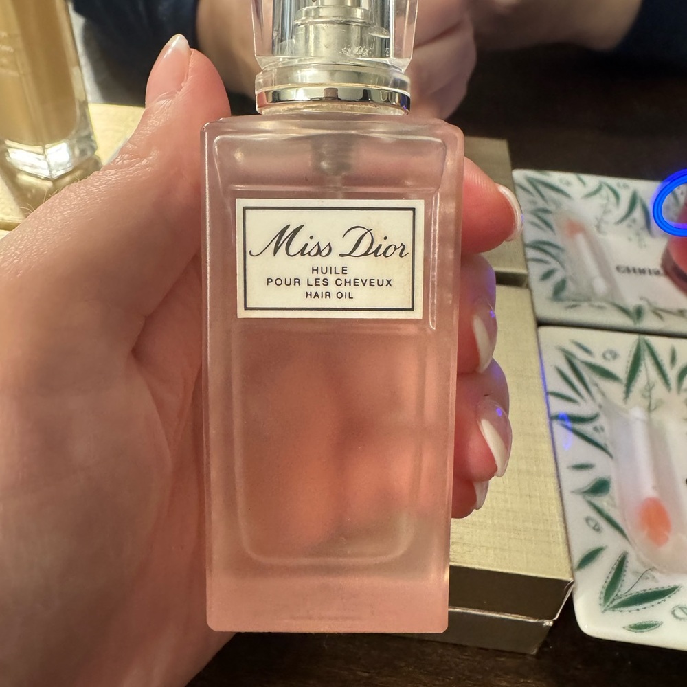 ✨✨Dior Forever Hydra Nude Foundation & Miss Dior Hair Oil Set✨✨ - Picture 3 of 5